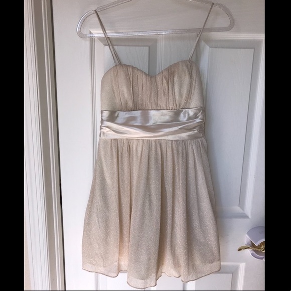 Xtraordinary Dresses & Skirts - NWOT cream, shimmery dress w/ satin bow